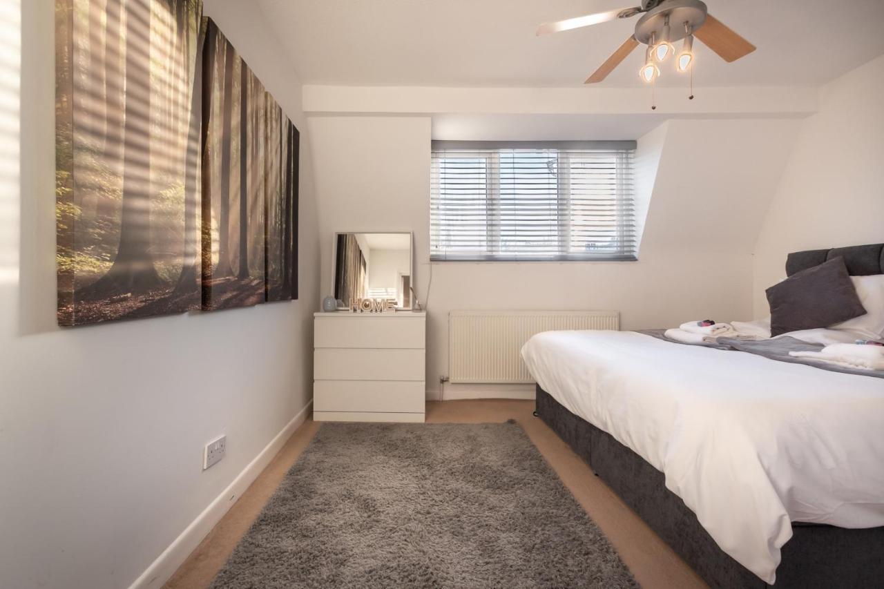 Best Price! Large Home For 4 - Smart Tv - Comfy Beds - Garden - 4 Single Beds Or 2 Doubles! Portsmouth Exteriér fotografie