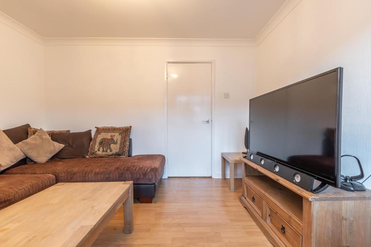 Best Price! Large Home For 4 - Smart Tv - Comfy Beds - Garden - 4 Single Beds Or 2 Doubles! Portsmouth Exteriér fotografie