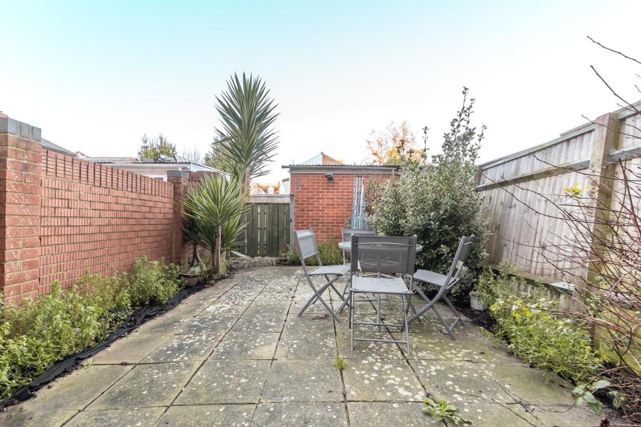 Best Price! Large Home For 4 - Smart Tv - Comfy Beds - Garden - 4 Single Beds Or 2 Doubles! Portsmouth Exteriér fotografie